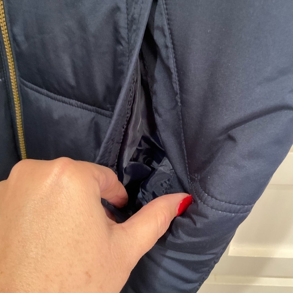 Weather proof navy blue puffer vest - Picture 4 of 5